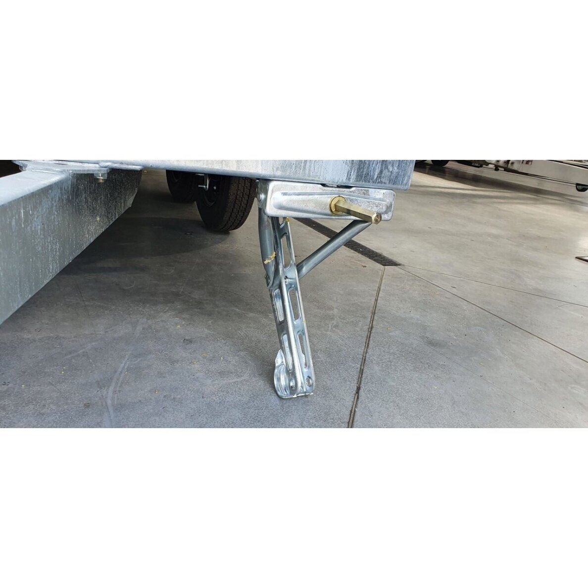 Atrama reguliuojama 457-564mm 900kg 2
