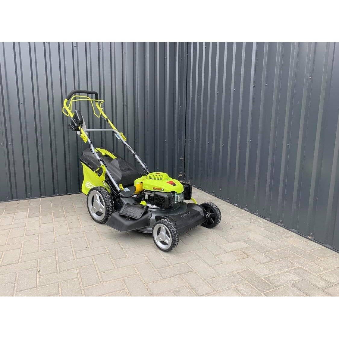 Benzininė žoliapjovė savaeigė/elektrinis starteris 51cm 166cc G-FORCE 1 Benzininė žoliapjovė savaeigė/elektrinis starteris 51cm 166cc G-FORCE 1