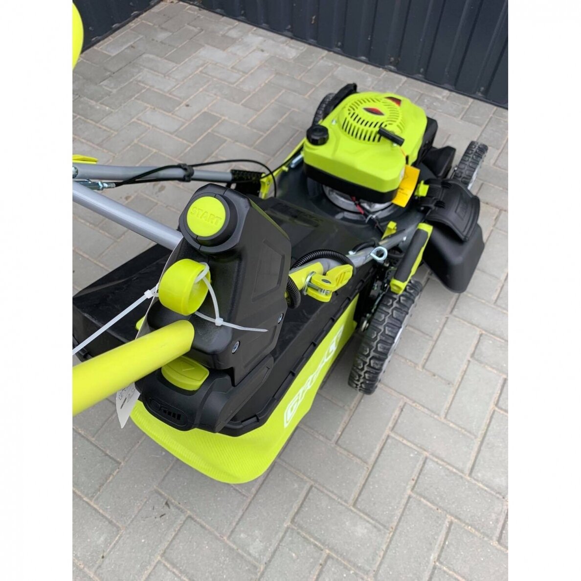 Benzininė žoliapjovė savaeigė/elektrinis starteris 51cm 166cc G-FORCE 4 Benzininė žoliapjovė savaeigė/elektrinis starteris 51cm 166cc G-FORCE 4