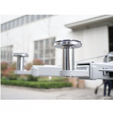 Elektro-hidraulinis dviejų kolonų keltuvas su elektromagnetiniais fiksatoriais su visomis keturiomis 3-jų pakopų letenomis ir dvigubos S kolonos konstrukcija (8-ių lenkimų) 4.5t. trifazis/vienfazis 7 Elektro-hidraulinis dviejų kolonų keltuvas su elektromagnetiniais fiksatoriais su visomis keturiomis 3-jų pakopų letenomis ir dvigubos S kolonos konstrukcija (8-ių lenkimų) 4.5t. trifazis/vienfazis 7