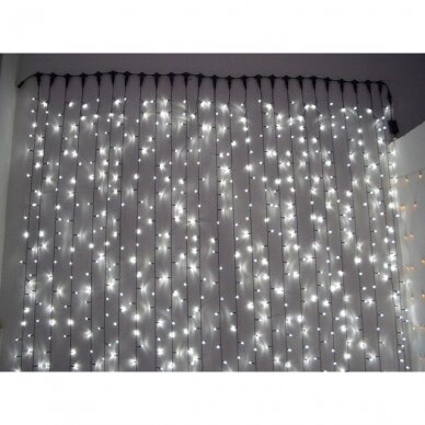 Girlianda užuolaida krioklys juodu laidu 3 x 3m 480LED Balta Girlianda užuolaida krioklys juodu laidu 3 x 3m 480LED Balta