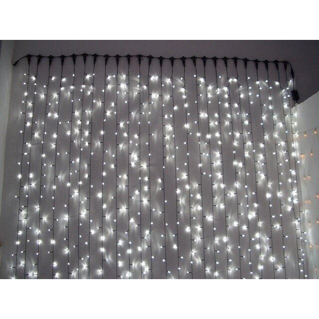 Girlianda užuolaida krioklys juodu laidu 3 x 3m 480LED Balta Girlianda užuolaida krioklys juodu laidu 3 x 3m 480LED Balta