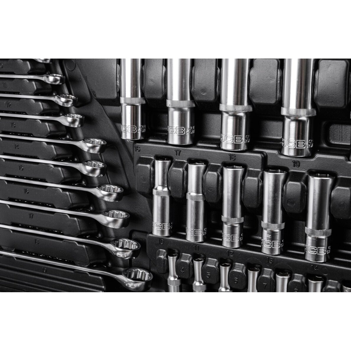 Įrankių rinkinys su veržliarakčiais 218vnt. 1/4" 3/8" 1/2" 7