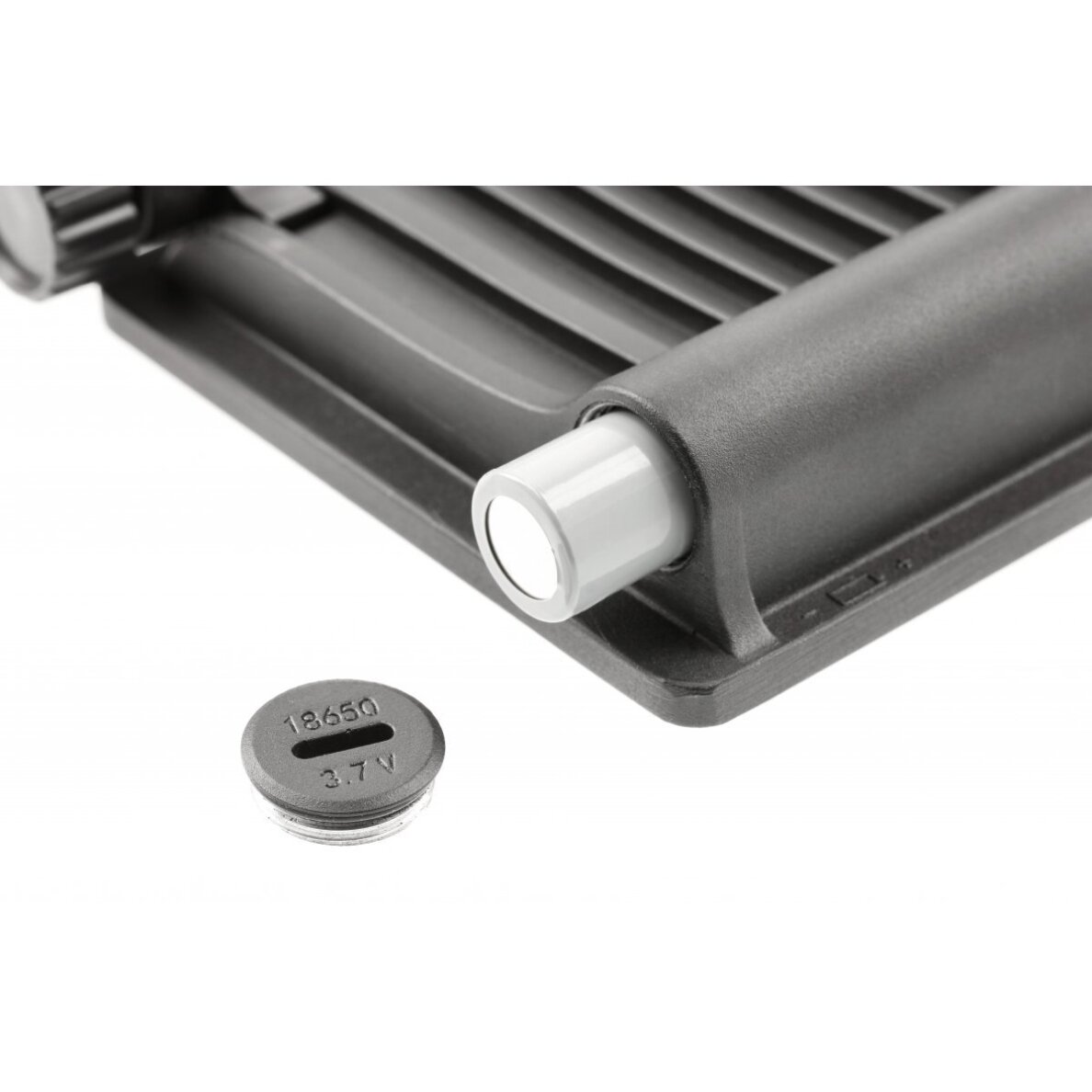 LED lauko šviestuvas su saulės baterija 2000lm 2 LED lauko šviestuvas su saulės baterija 2000lm 2