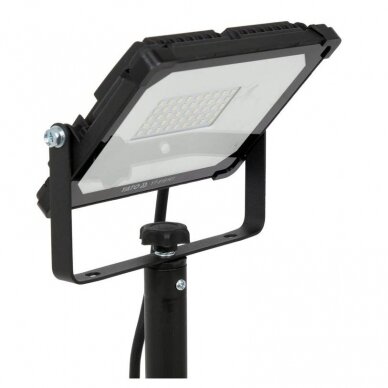Prožektorius su stovu 30W SMD LED 4 Prožektorius su stovu 30W SMD LED 4